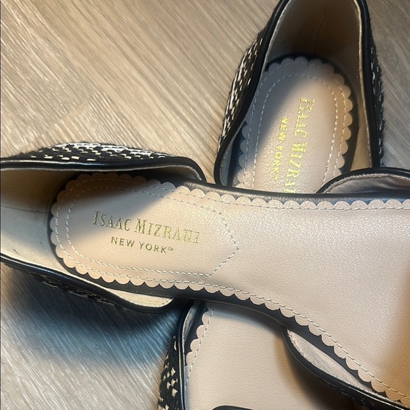 Isaac Mizrahi Black and White Geometric Flats size 6 ❤️‍🔥 - Picture 4 of 4